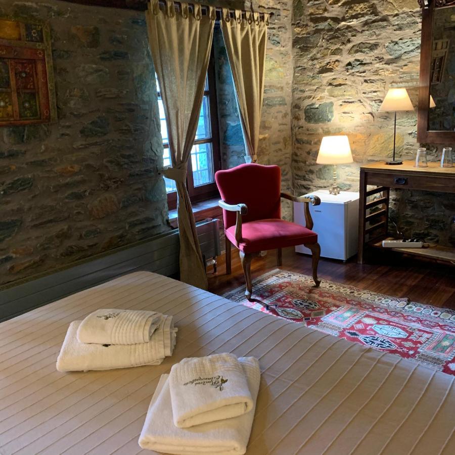 Palio Eleotrivio Guesthouse Agios Lavrentios Exteriör bild