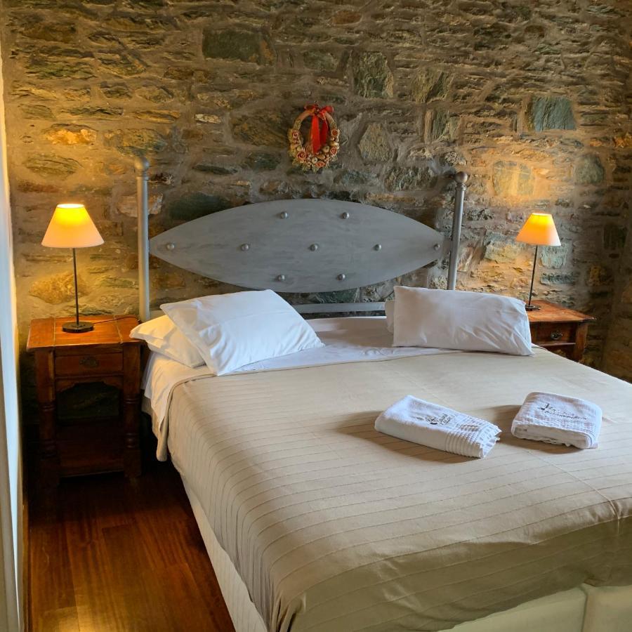 Palio Eleotrivio Guesthouse Agios Lavrentios Exteriör bild