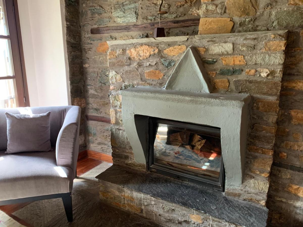 Palio Eleotrivio Guesthouse Agios Lavrentios Exteriör bild
