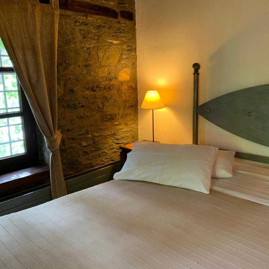 Palio Eleotrivio Guesthouse Agios Lavrentios Exteriör bild