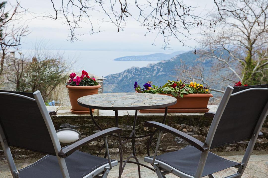 Palio Eleotrivio Guesthouse Agios Lavrentios Exteriör bild