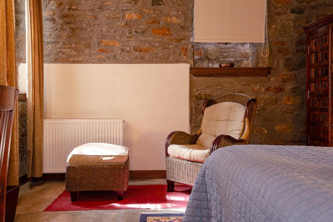 Palio Eleotrivio Guesthouse Agios Lavrentios Exteriör bild