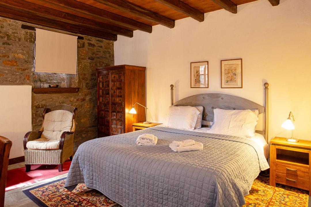 Palio Eleotrivio Guesthouse Agios Lavrentios Exteriör bild