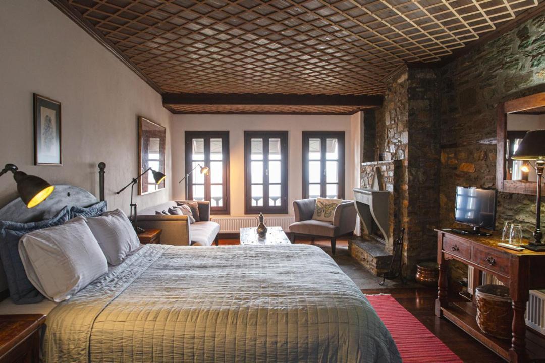 Palio Eleotrivio Guesthouse Agios Lavrentios Exteriör bild