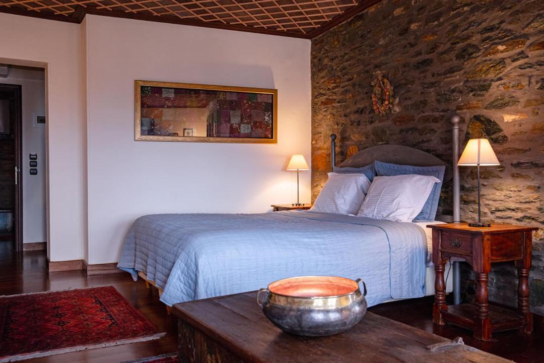 Palio Eleotrivio Guesthouse Agios Lavrentios Exteriör bild