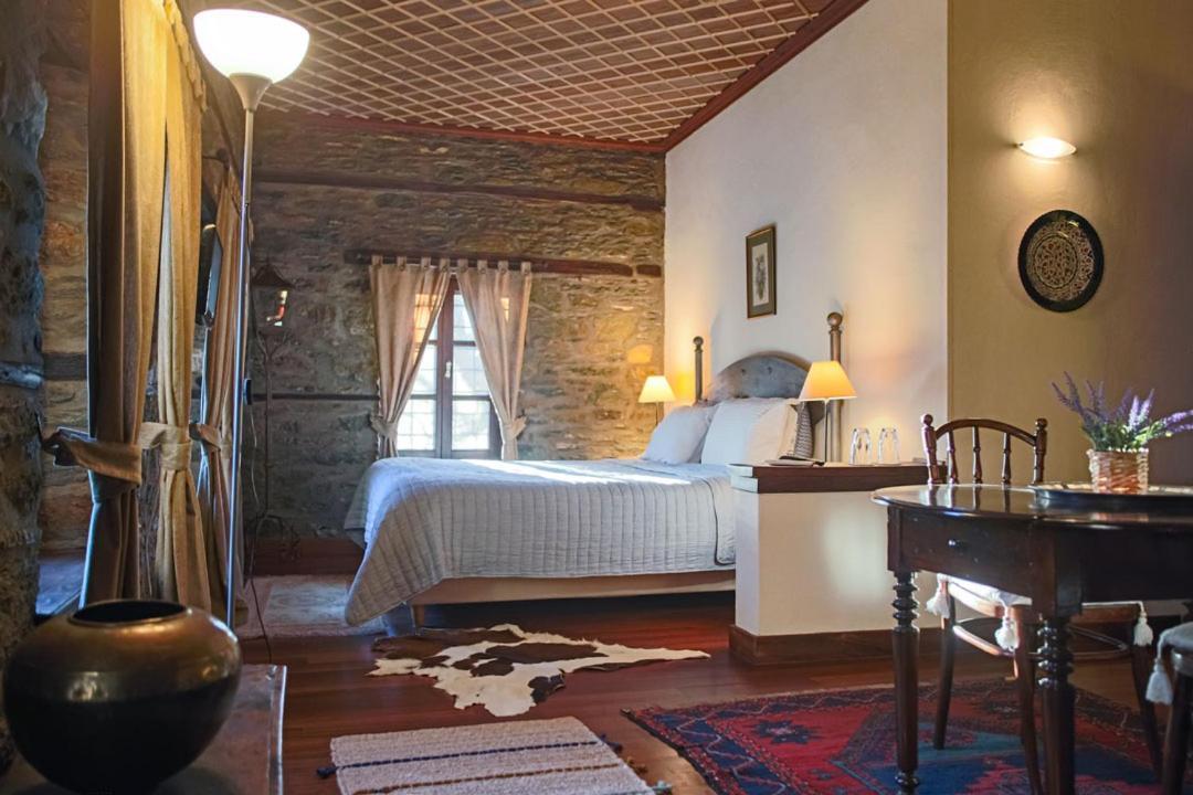 Palio Eleotrivio Guesthouse Agios Lavrentios Exteriör bild